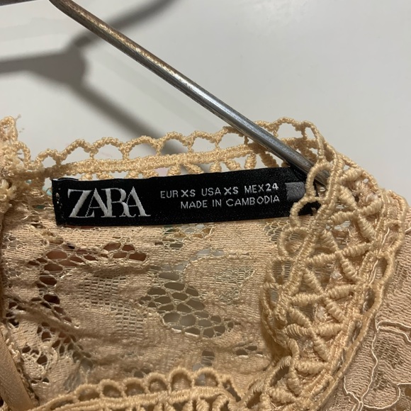 - Zara lace fullsleeve top - Picture 3 of 3